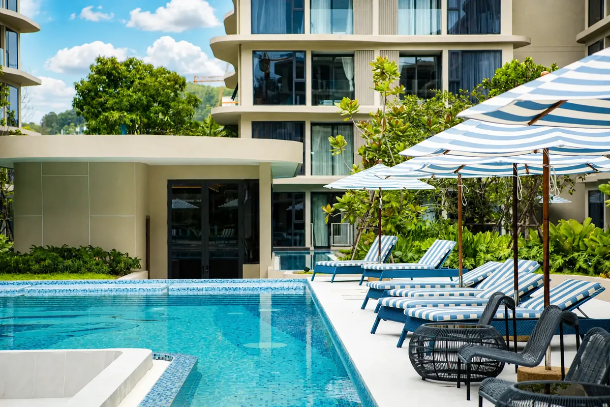 Poolside at Bellevue Beachfront